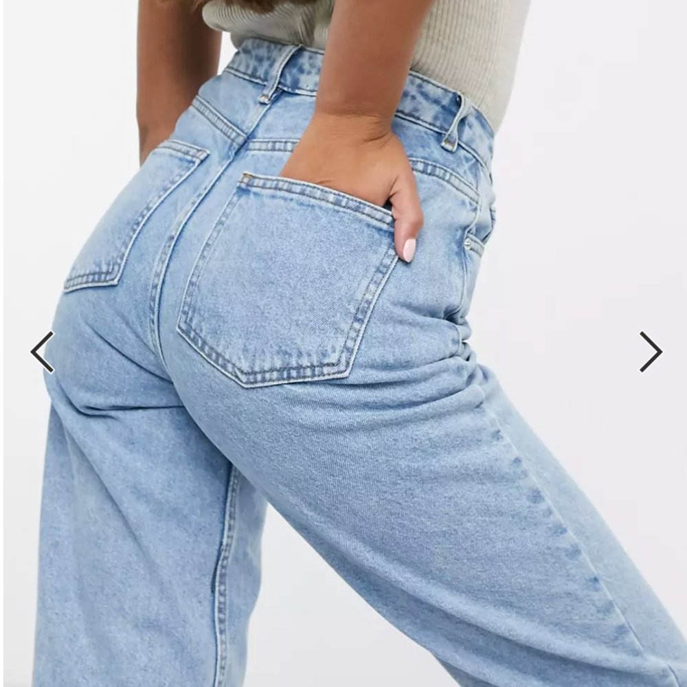 ASOS DESIGN Petite High Rise Mom Jeans, Lightwash - Picture 3 of 9